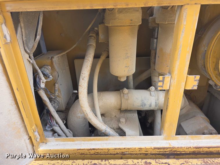 image for item FI0595 1997 Caterpillar 988F wheel loader