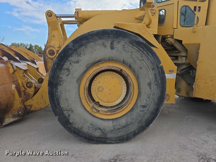 image for item FI0595 1997 Caterpillar 988F wheel loader