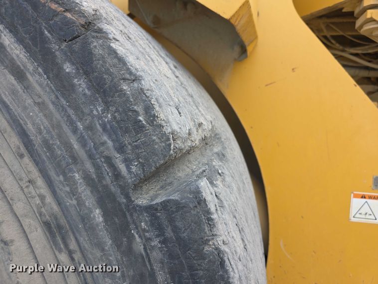 image for item FI0595 1997 Caterpillar 988F wheel loader