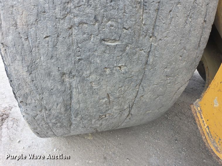 image for item FI0595 1997 Caterpillar 988F wheel loader