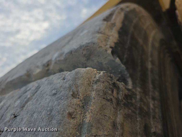 image for item FI0595 1997 Caterpillar 988F wheel loader