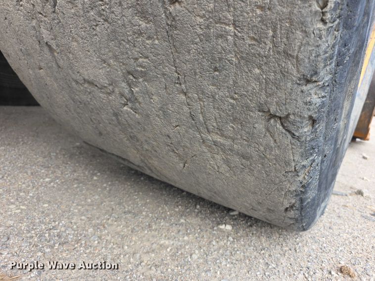 image for item FI0595 1997 Caterpillar 988F wheel loader