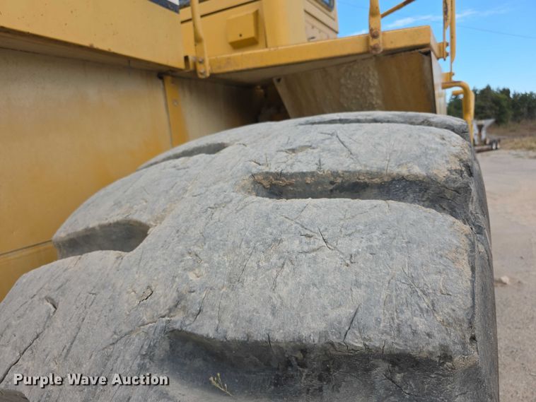 image for item FI0595 1997 Caterpillar 988F wheel loader