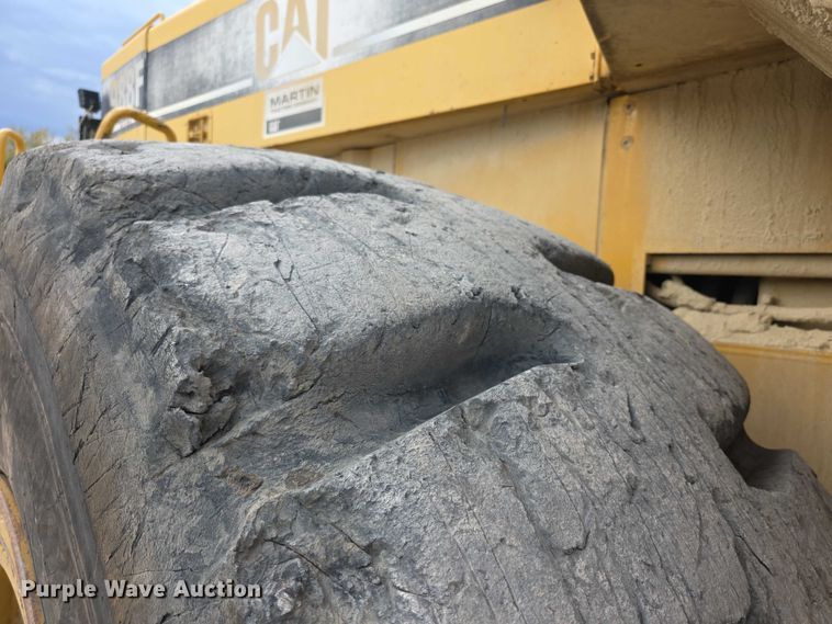 image for item FI0595 1997 Caterpillar 988F wheel loader