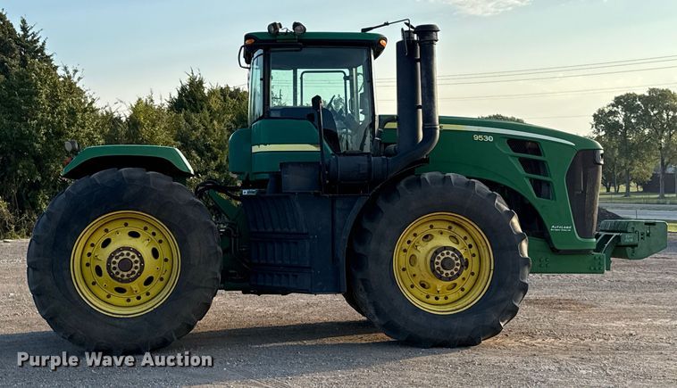 image for item GH9372 2008 John Deere 9530 Scraper Special 4WD tractor