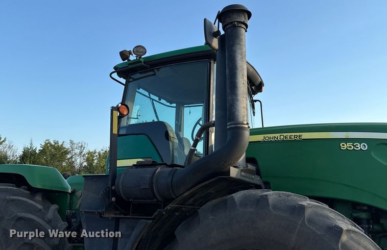 image for item GH9372 2008 John Deere 9530 Scraper Special 4WD tractor