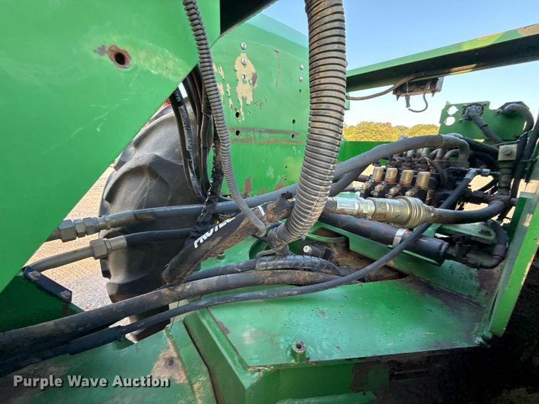 image for item GH9372 2008 John Deere 9530 Scraper Special 4WD tractor