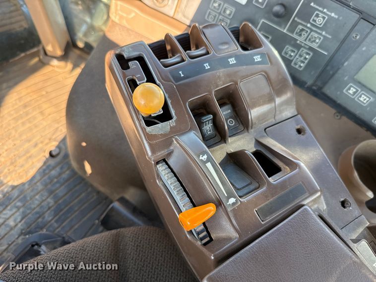 image for item GH9372 2008 John Deere 9530 Scraper Special 4WD tractor