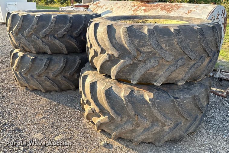 image for item GH9372 2008 John Deere 9530 Scraper Special 4WD tractor