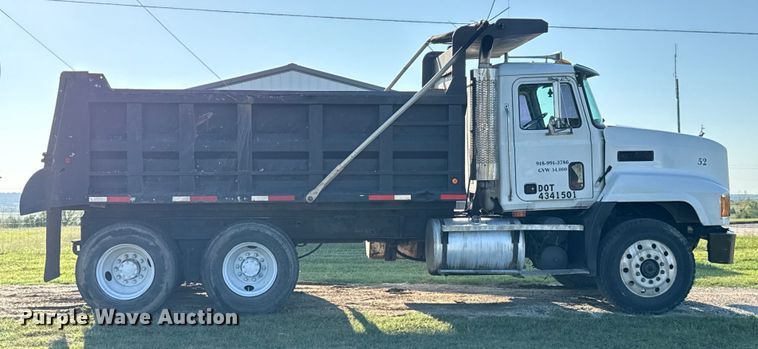 image for item GH9378 1997 Mack CH613 dump truck