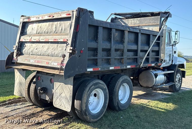 image for item GH9378 1997 Mack CH613 dump truck