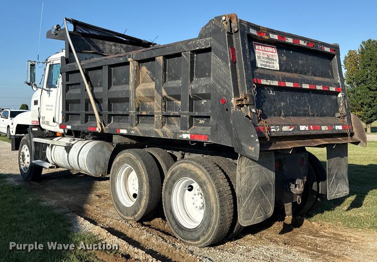 image for item GH9378 1997 Mack CH613 dump truck