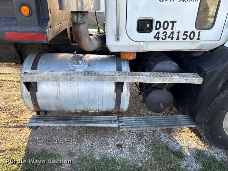 image for item GH9378 1997 Mack CH613 dump truck