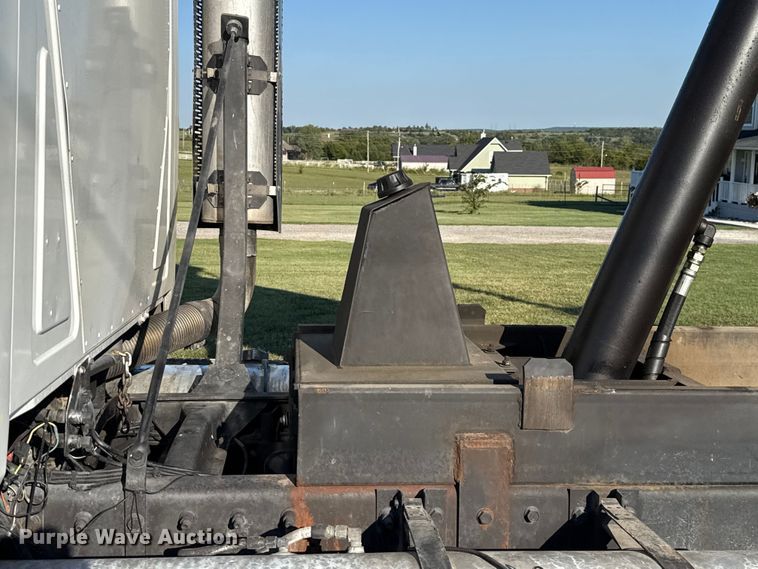 image for item GH9378 1997 Mack CH613 dump truck