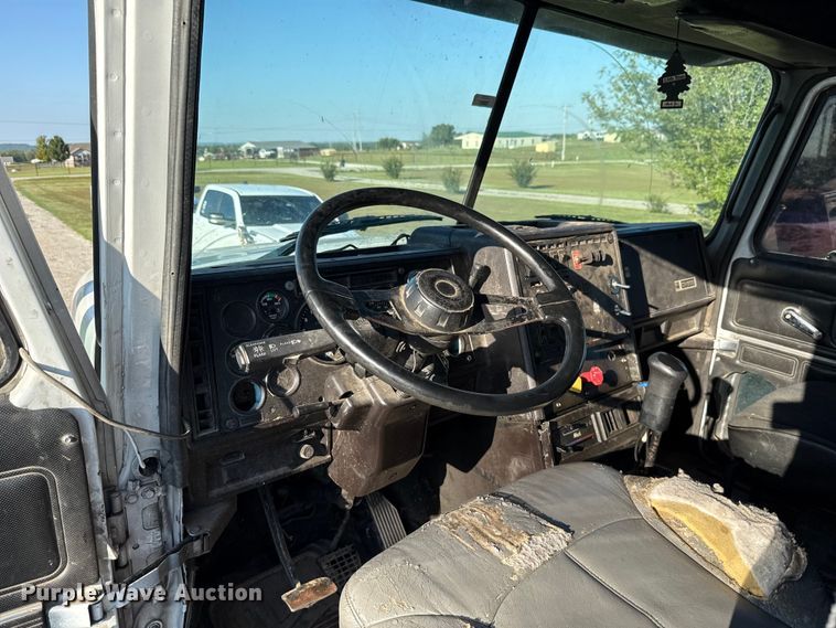 image for item GH9378 1997 Mack CH613 dump truck