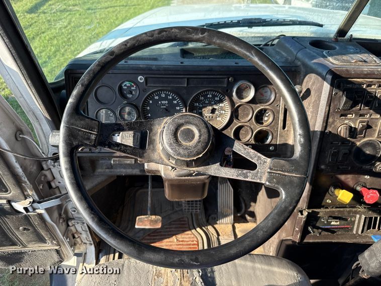 image for item GH9378 1997 Mack CH613 dump truck