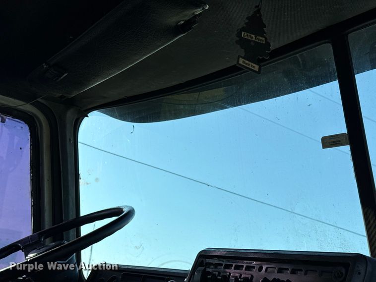 image for item GH9378 1997 Mack CH613 dump truck