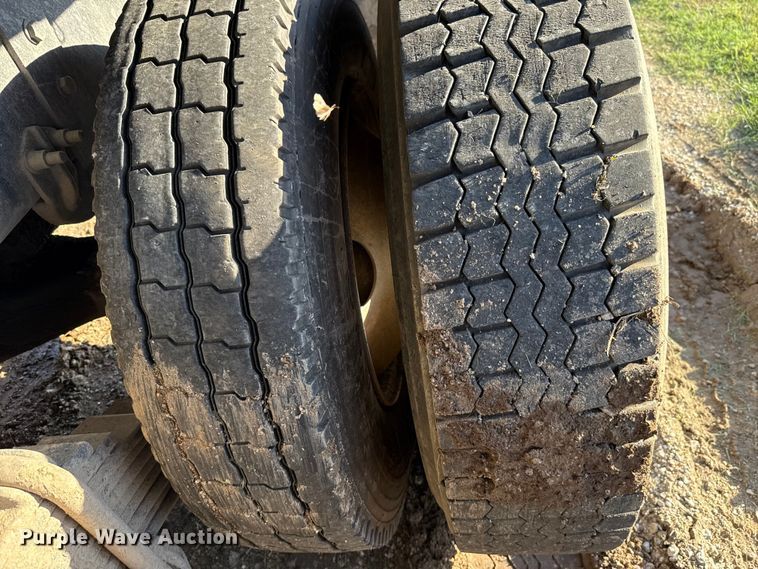 image for item GH9378 1997 Mack CH613 dump truck