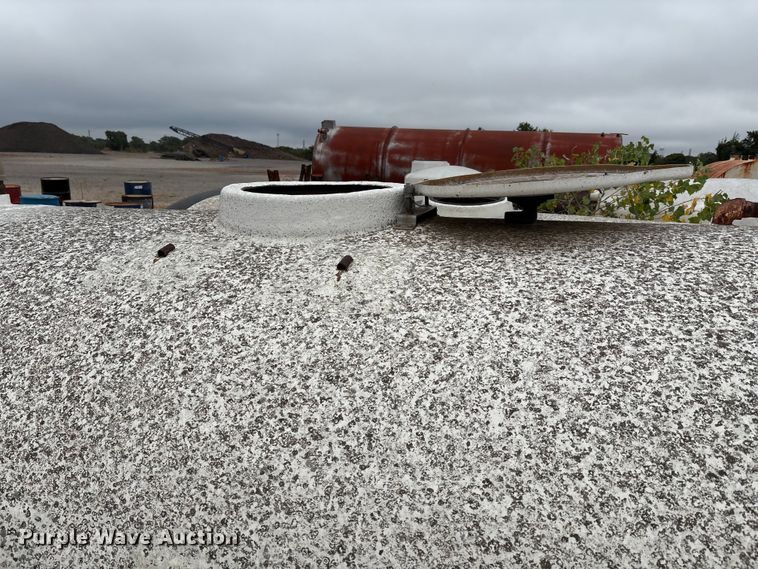 image for item GH9435 (2) tanks