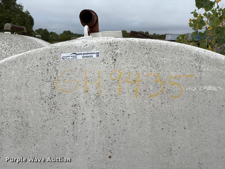 image for item GH9435 (2) tanks