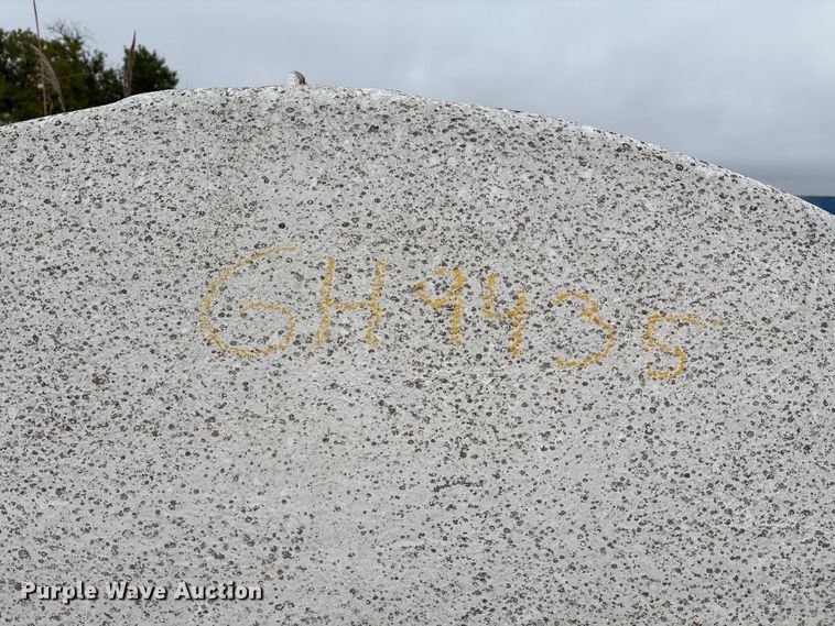 image for item GH9435 (2) tanks