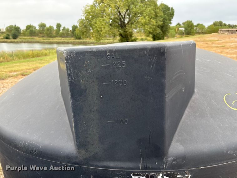 image for item GH9436 (2) poly tanks