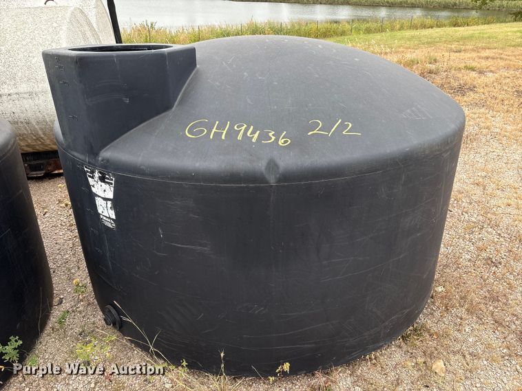 image for item GH9436 (2) poly tanks