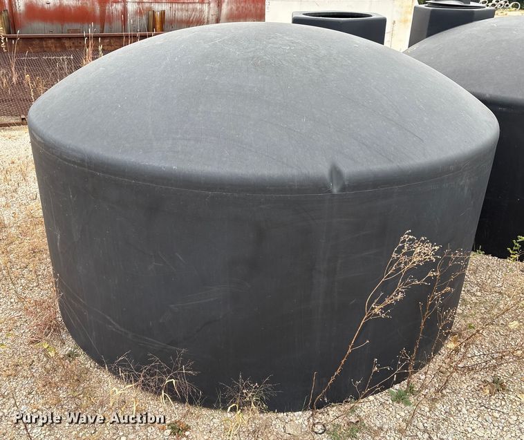 image for item GH9436 (2) poly tanks