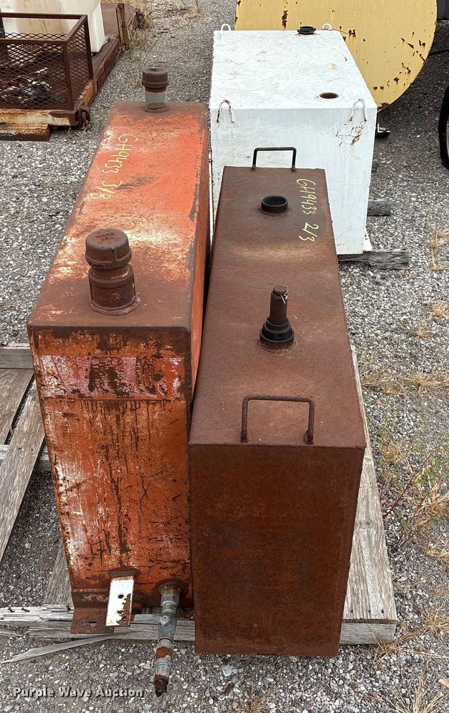 image for item GH9443 (3) fuel transfer tank