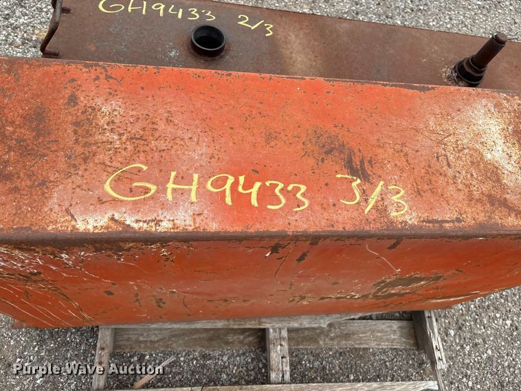 image for item GH9443 (3) fuel transfer tank