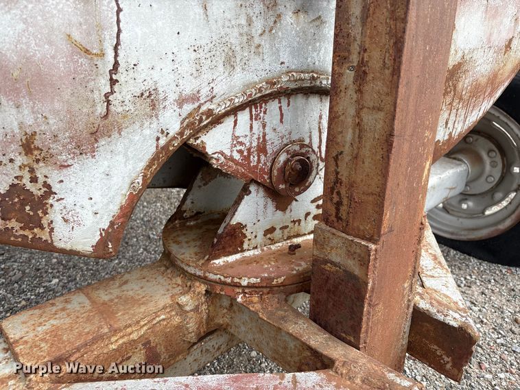 image for item GH9444 Fuel trailer