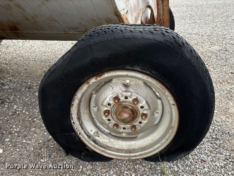 image for item GH9444 Fuel trailer