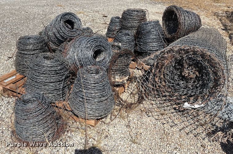 image for item GH9449 Approximately 18 rolls of barbed wire