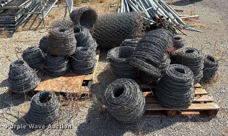 image for item GH9449 Approximately 18 rolls of barbed wire