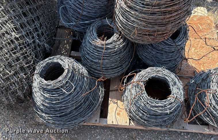 image for item GH9449 Approximately 18 rolls of barbed wire
