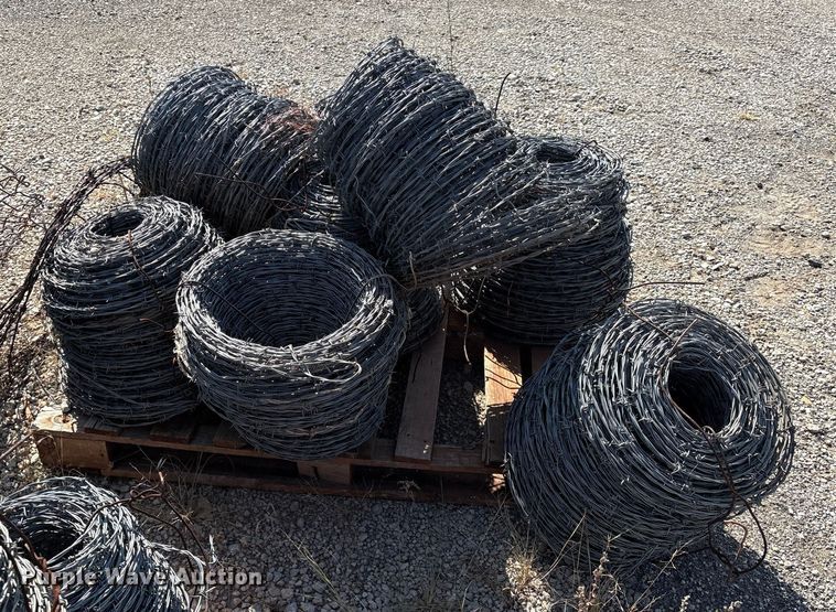 image for item GH9449 Approximately 18 rolls of barbed wire