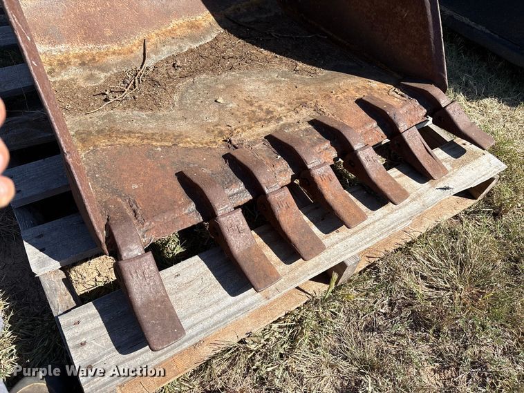 image for item IE9222 (2) backhoe buckets