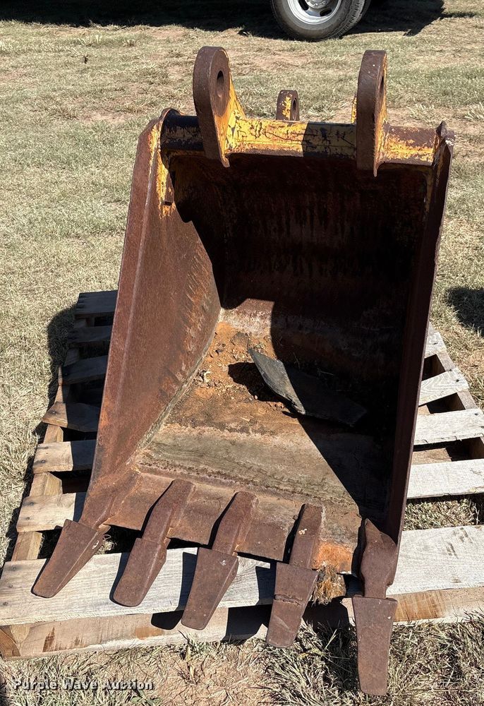 image for item IE9222 (2) backhoe buckets