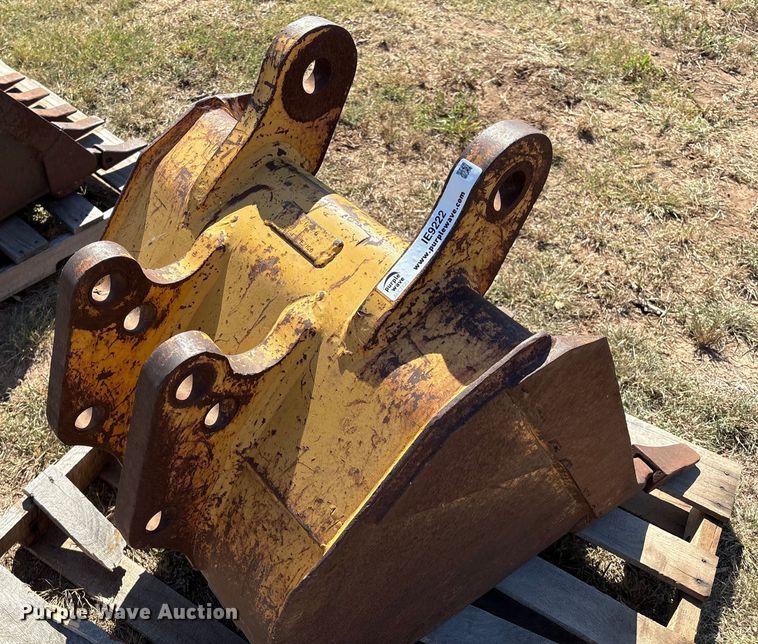 image for item IE9222 (2) backhoe buckets
