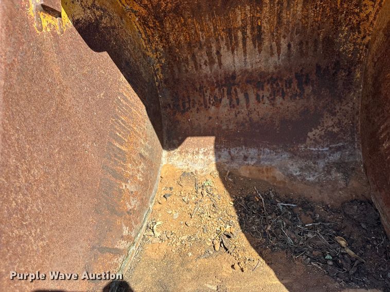 image for item IE9222 (2) backhoe buckets