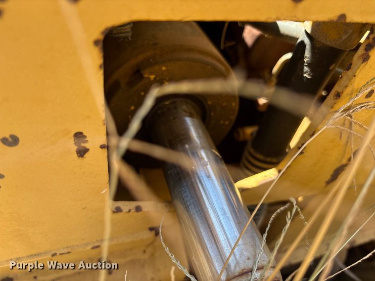 image for item IE9225 Caterpillar T40C forklift