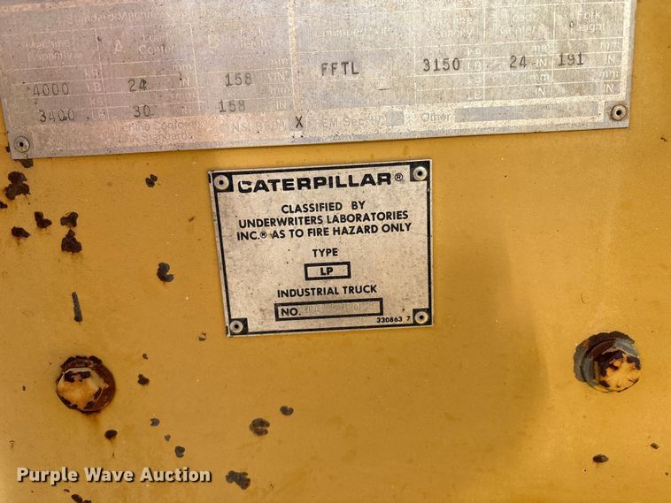 image for item IE9225 Caterpillar T40C forklift
