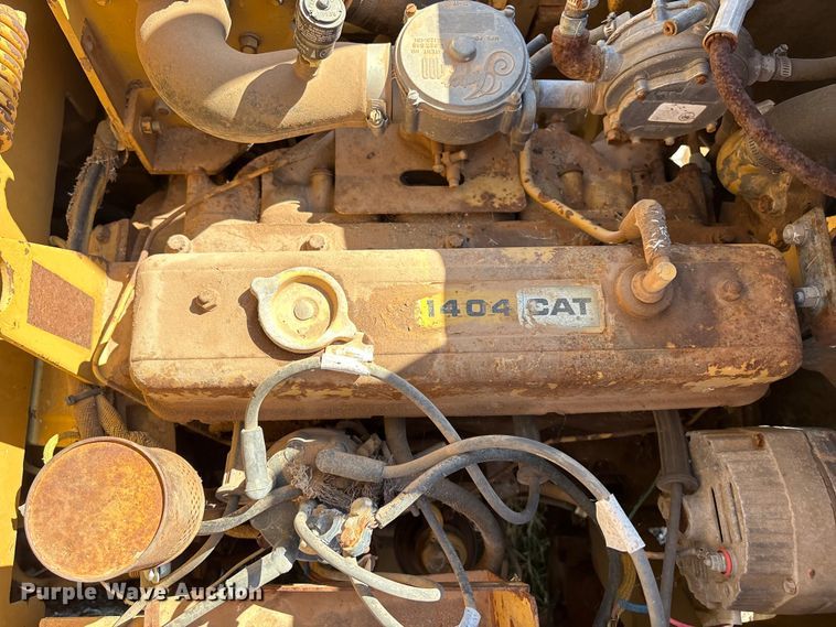 image for item IE9225 Caterpillar T40C forklift