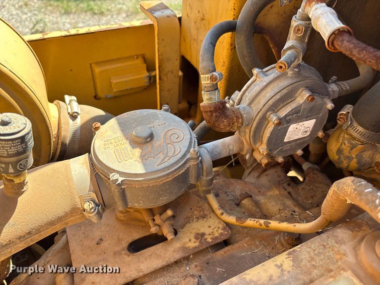 image for item IE9225 Caterpillar T40C forklift