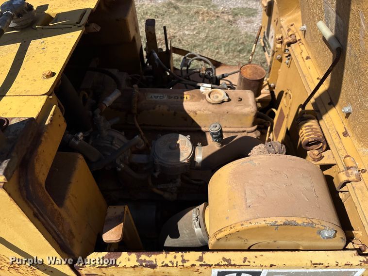 image for item IE9225 Caterpillar T40C forklift