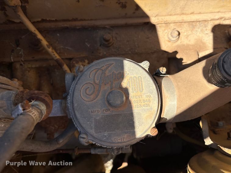 image for item IE9225 Caterpillar T40C forklift