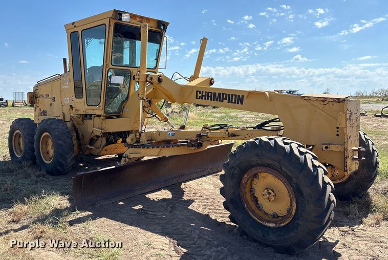 MOTOCONFORMADORA CHAMPION 720A 1990