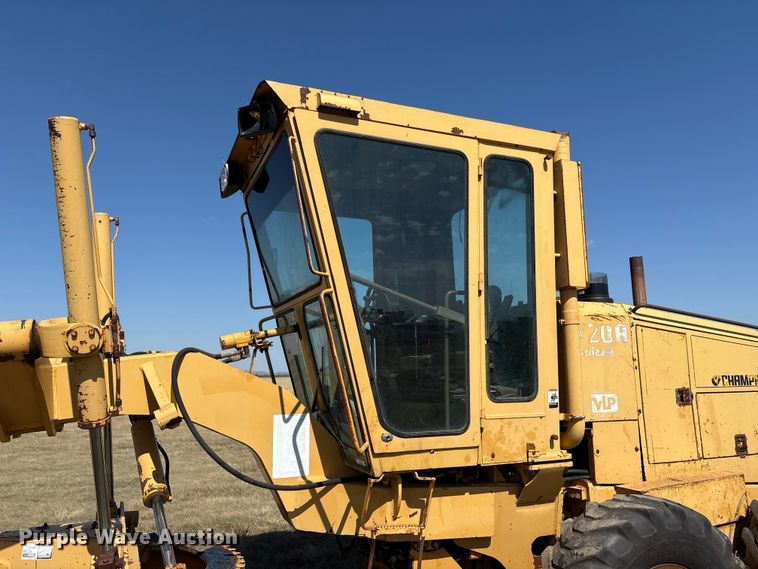 image for item IE9226 1990 Champion 720 A motor grader