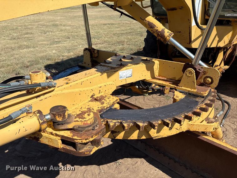 image for item IE9226 1990 Champion 720 A motor grader