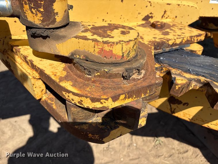 image for item IE9226 1990 Champion 720 A motor grader